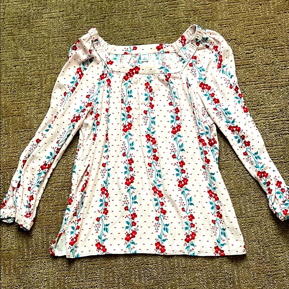 Old navy top (price only when bundled)